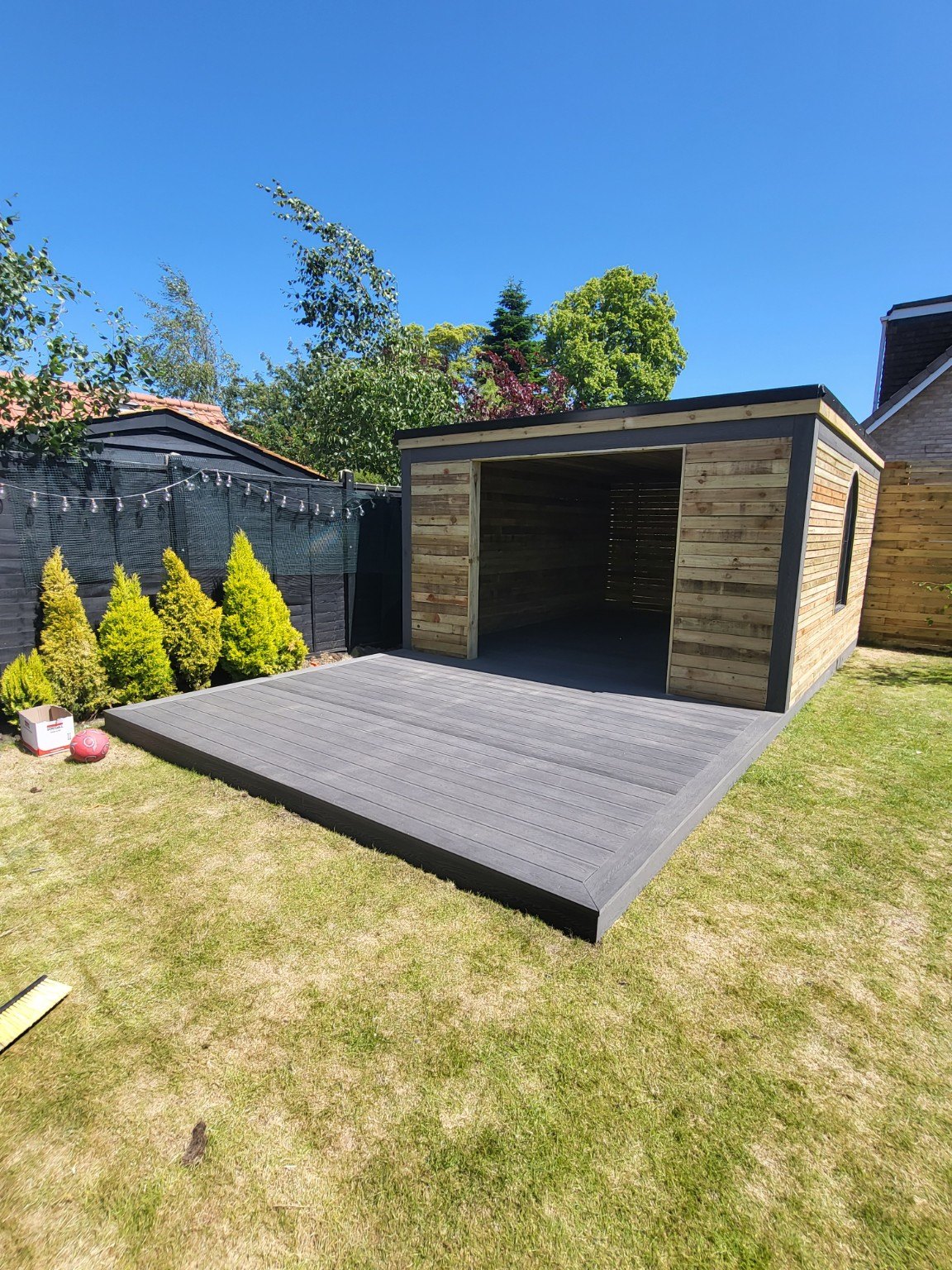 Garden Room & Decking by D Lawson Joinery