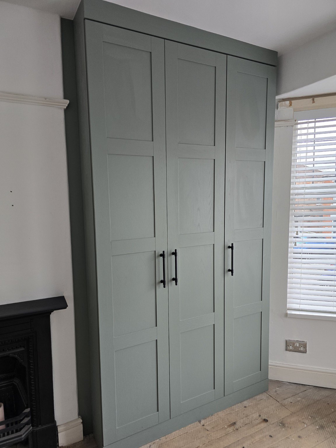 Fitted Wardrobes by D Lawson Joinery